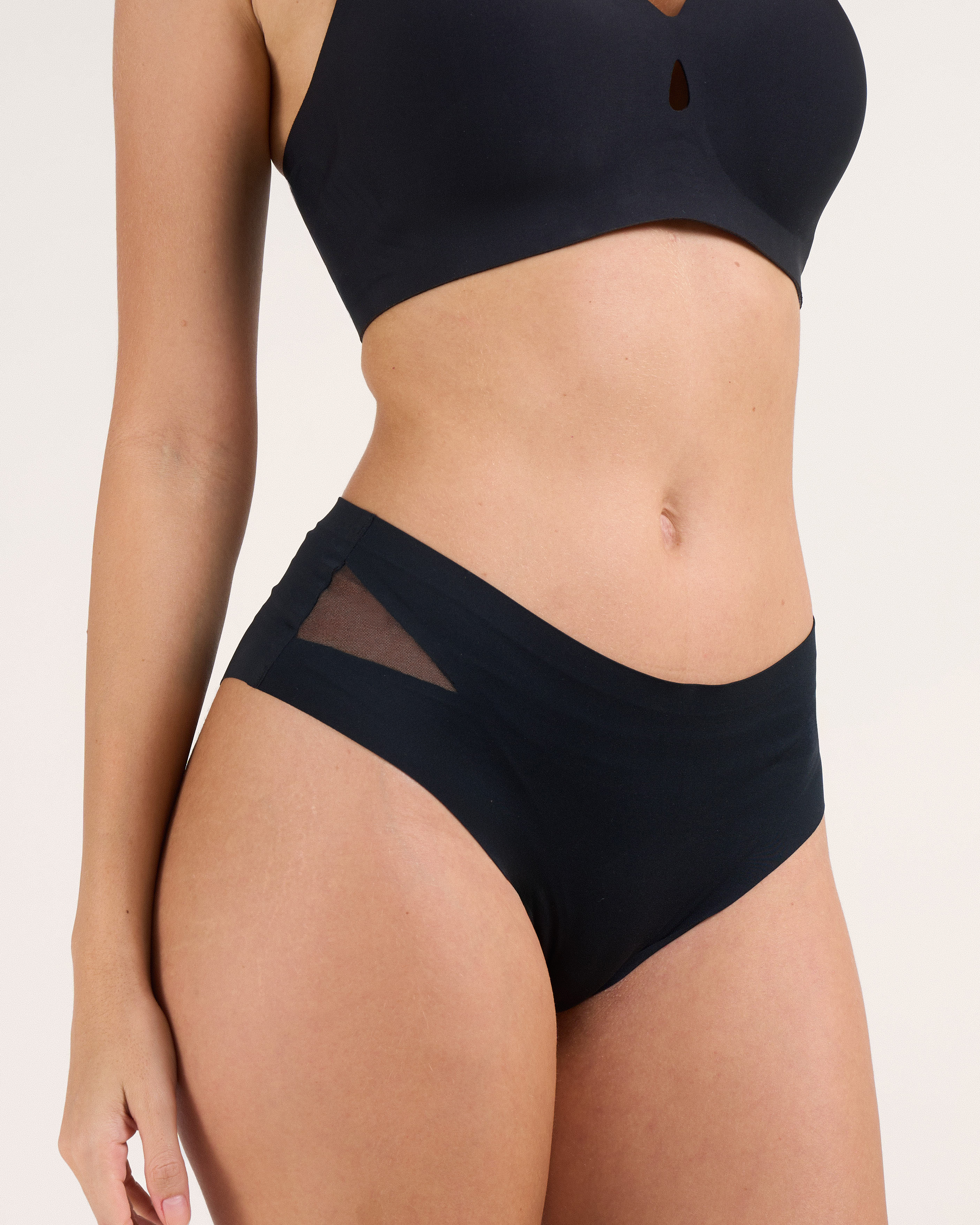 Seamless Knickers with Mesh Detail